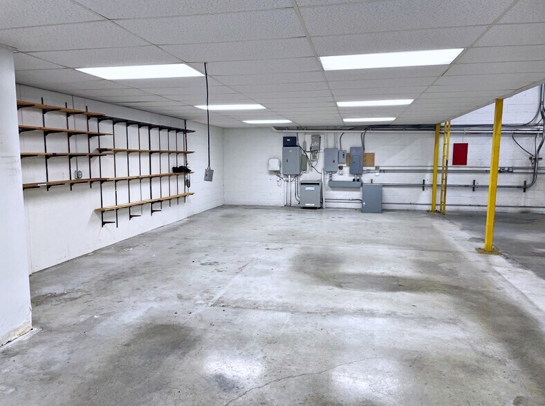 More Photos Of 34 Sullivan Rd, North Billerica Warehouse For Sale