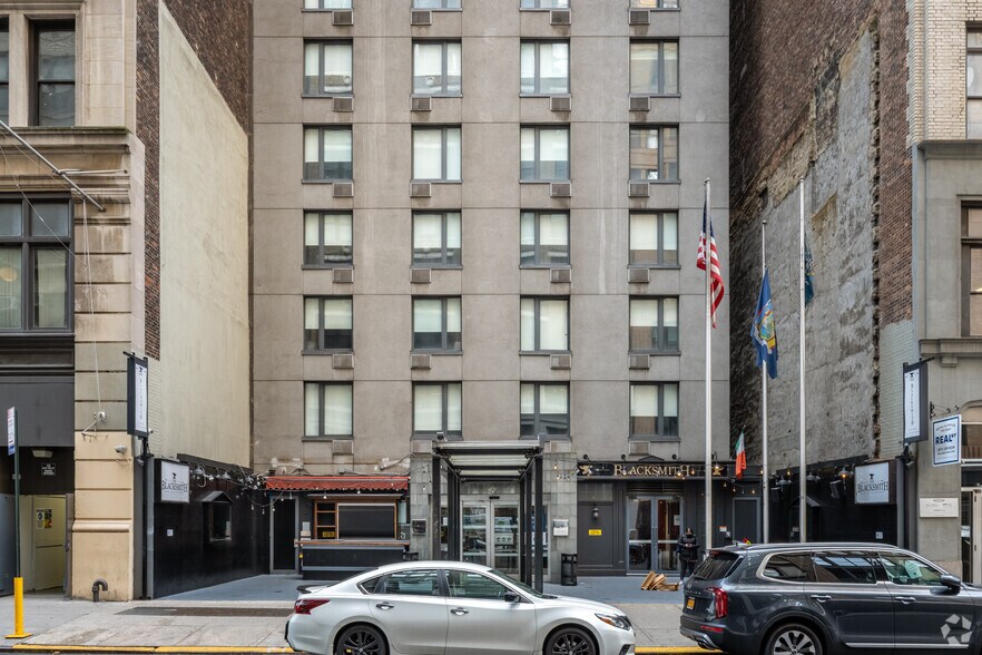 Primary Photo Of 160 W 25th St, New York Hotel For Lease