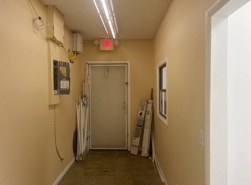 More Photos Of 815 S Moody Rd, Palatka Office For Lease