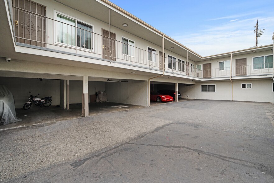 More Photos Of 10720 Burin Ave, Lennox Apartments For Sale