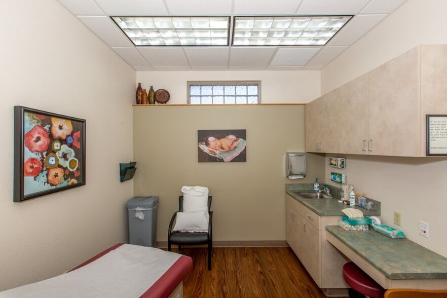 More Photos Of 1005 Division St, Prescott Medical For Sale