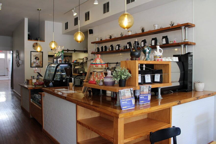 More Photos Of 402 1/2 N 2nd St, Richmond Storefront Retail Residential For Sale