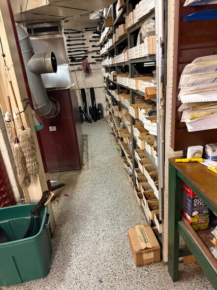 More Photos Of , Upper Marlboro General Retail For Sale