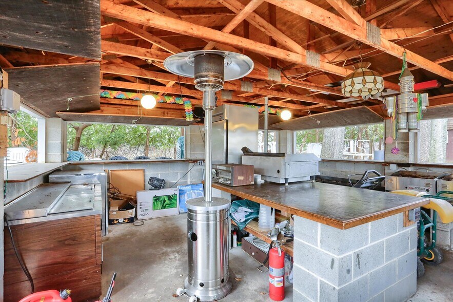 More Photos Of 145 Chamberlaine Ave, Pottsville Flex For Sale