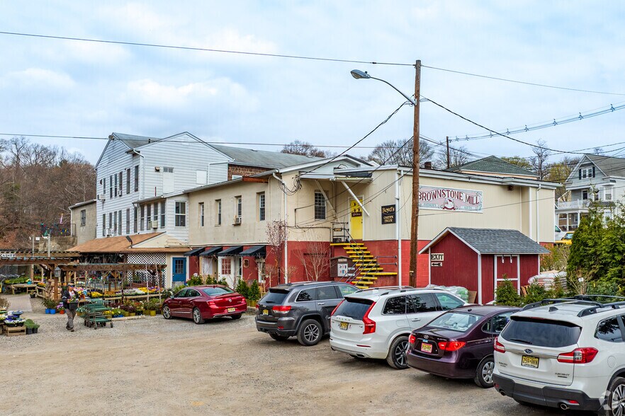 More Photos Of 21 Paterson, Midland Park General Retail For Sale