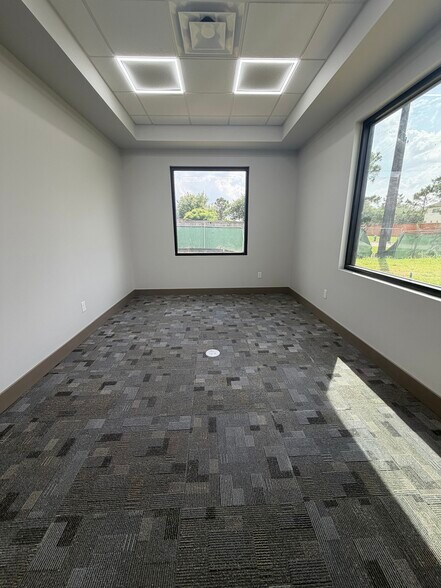 More Photos Of 1849 Forest Park Ln, Pearland Medical For Sale