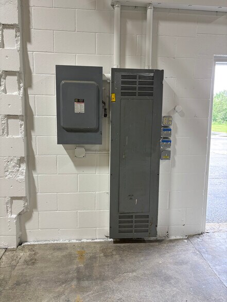 More Photos Of 1285 N Indianapolis Rd, Columbus Industrial For Sale