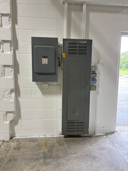 More Photos Of 1285 N Indianapolis Rd, Columbus Industrial For Sale