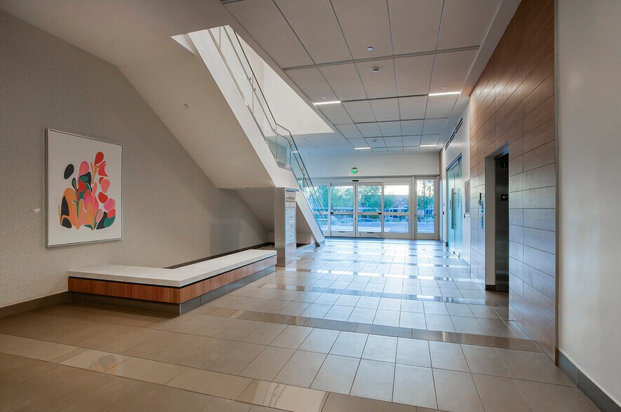 More Photos Of 9000 W Thunderbird Rd, Peoria Medical For Lease