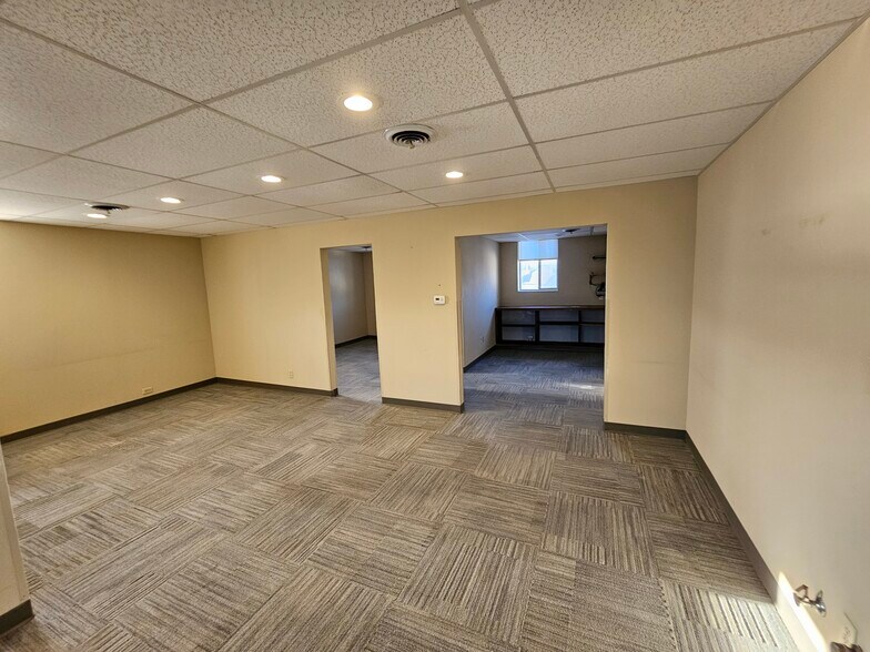 More Photos Of 6754 W Beloit Rd, West Allis Medical For Lease