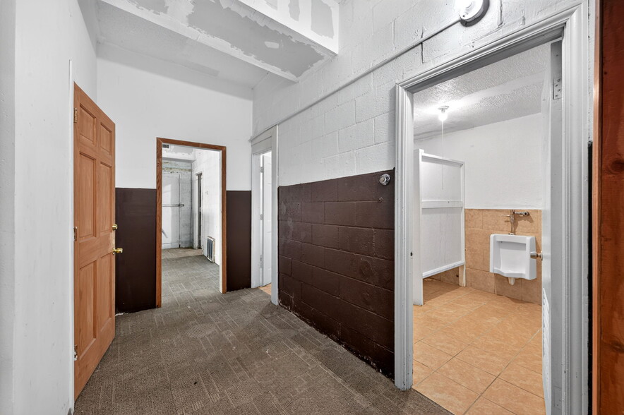 More Photos Of 7828 S Claremont Ave, Chicago Warehouse For Sale
