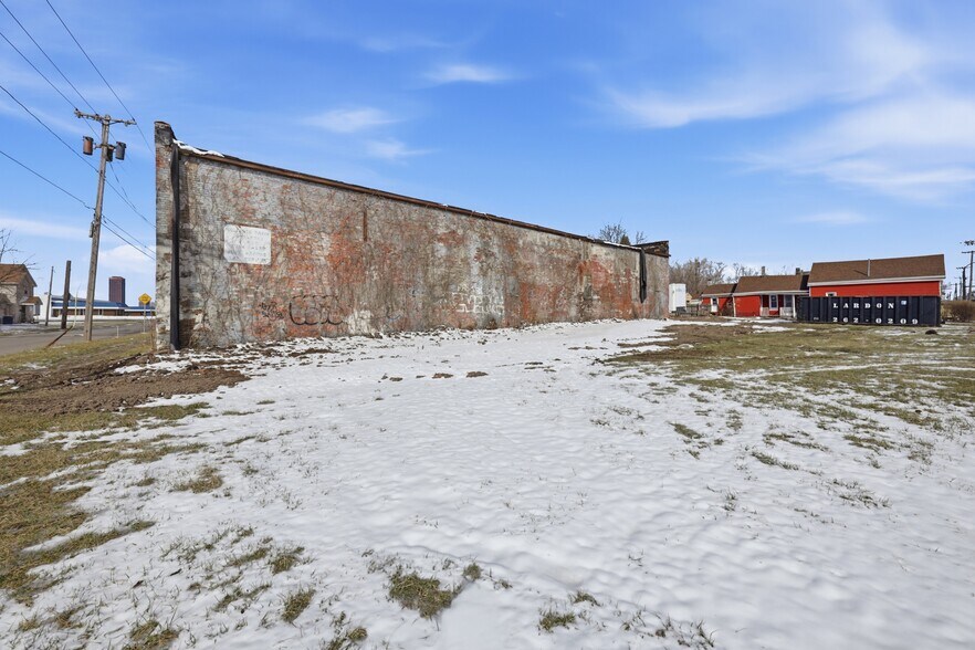 More Photos Of 688 E Eagle St, Buffalo Warehouse For Sale