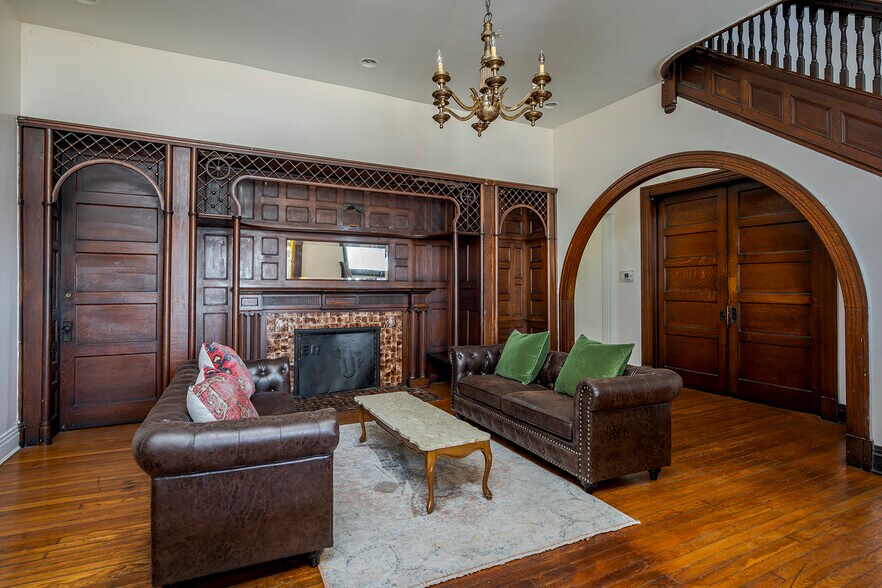 More Photos Of 199 E Loudon Ave, Lexington Office Residential For Sale