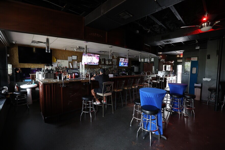More Photos Of 3710 Emancipation Ave, Houston Restaurant For Sale