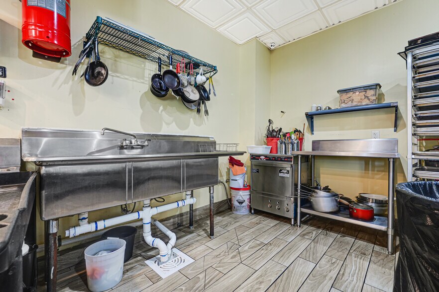 More Photos Of 4690 Burke Rd, Pasadena Storefront Retail Office For Sale