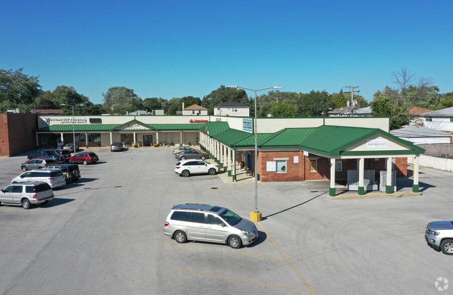 More Photos Of 4616-4646 W 103rd St, Oak Lawn General Retail For Lease