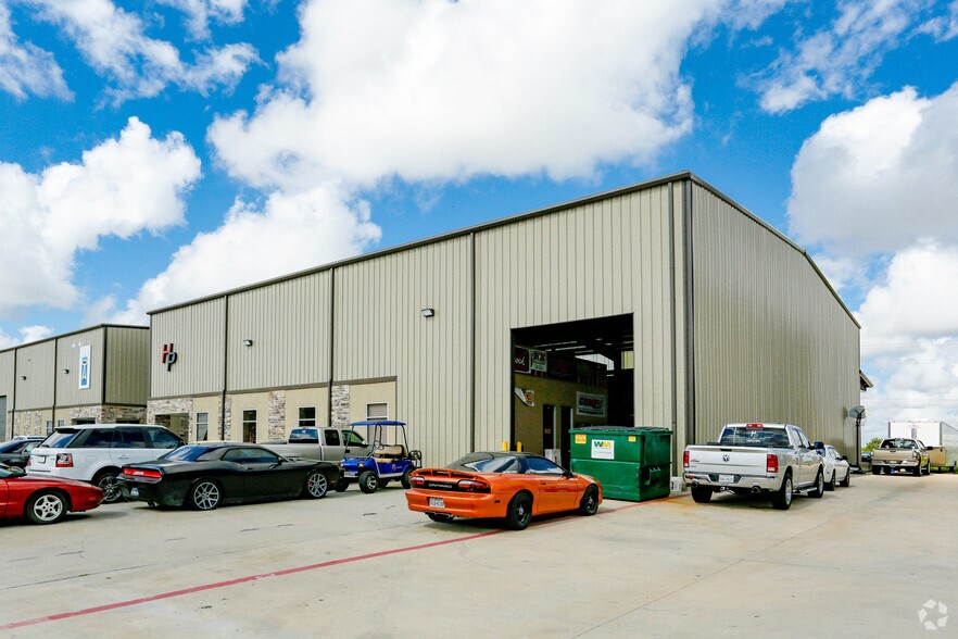 More Photos Of 1419 Vanderwilt Ln, Katy Light Manufacturing For Lease