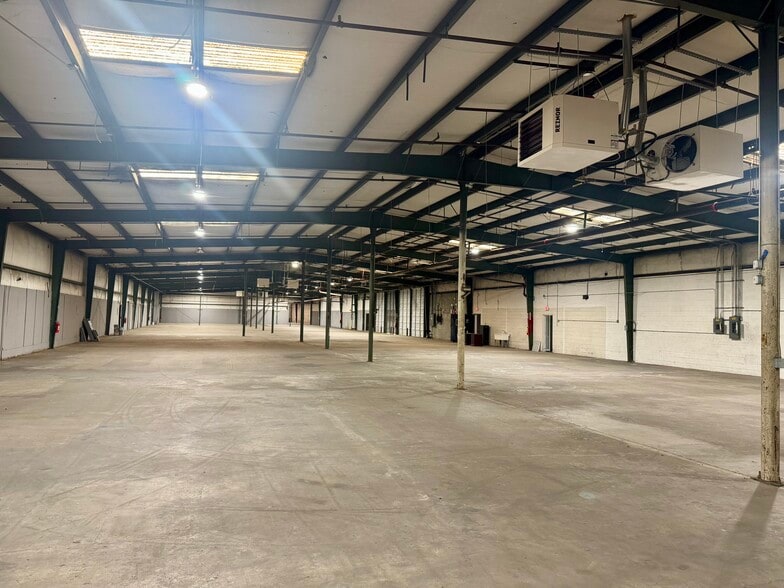 Primary Photo Of 408 N Springs Rd, Columbia Warehouse For Lease