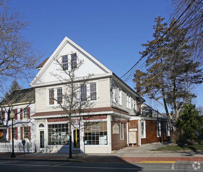 Primary Photo Of 57 W Main St, Babylon Storefront Retail Office For Lease