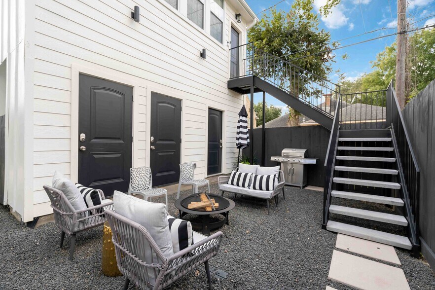 More Photos Of 2806 Rosewood St, Houston Multifamily For Sale