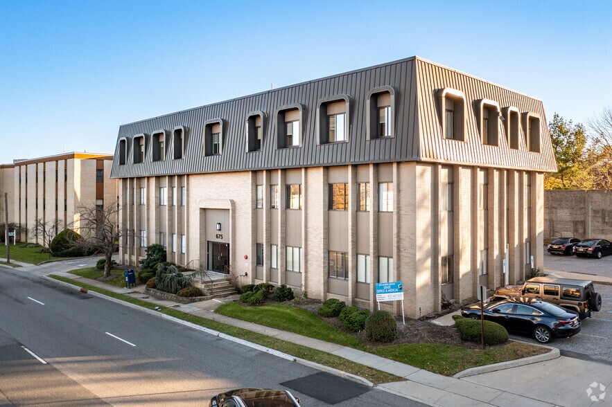 More Photos Of 675 Morris Ave, Springfield Office For Lease