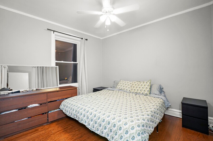 More Photos Of 4363 N Lincoln Ave, Chicago Storefront Retail Residential For Sale