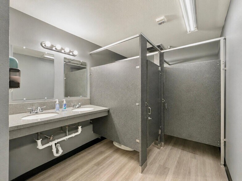 More Photos Of 909 N D St, San Bernardino Office For Sale