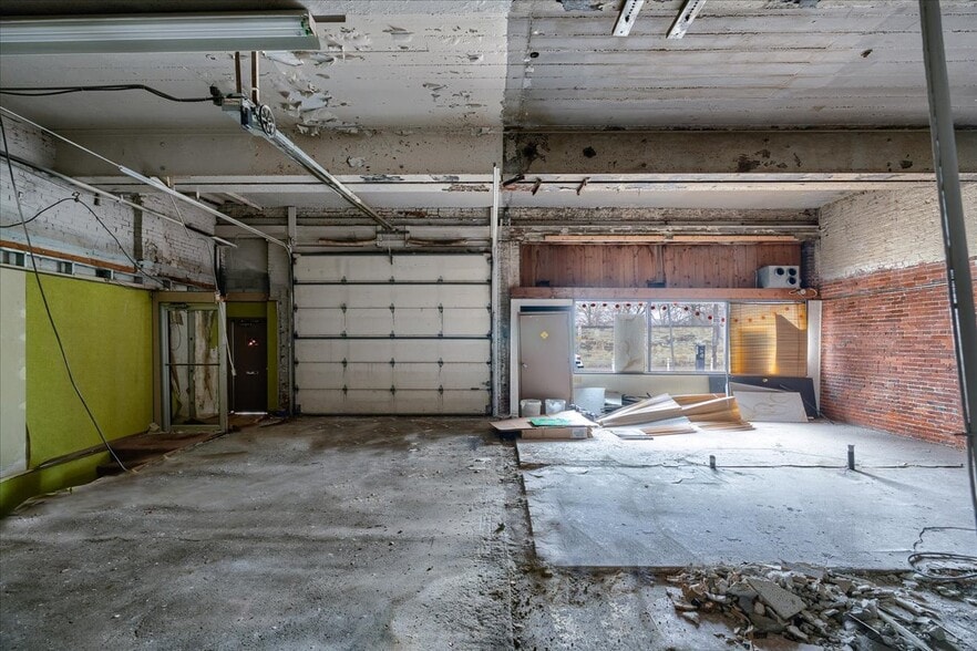 More Photos Of 4568 Penn Ave, Pittsburgh Warehouse For Sale