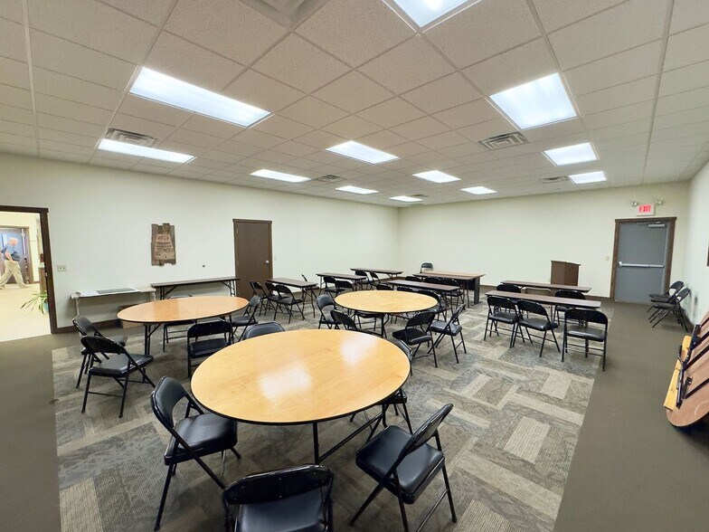 More Photos Of 12965 Defiance Pike, Cygnet Office For Lease