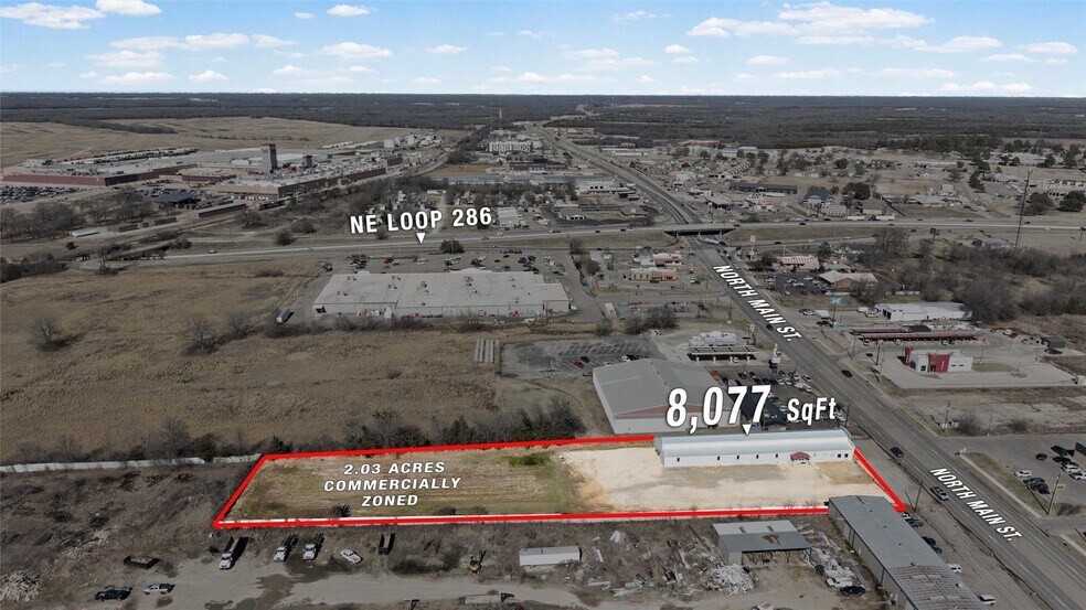 More Photos Of 2301 N Main St, Paris Freestanding For Sale