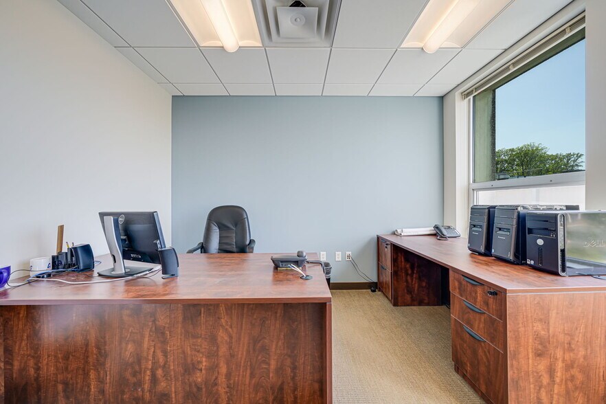 More Photos Of 7115 Leesburg Pike, Falls Church Office For Sale