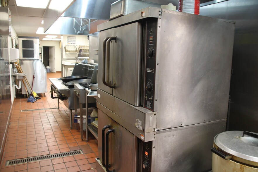 More Photos Of 905 E Broad Ave, Rockingham Restaurant For Lease