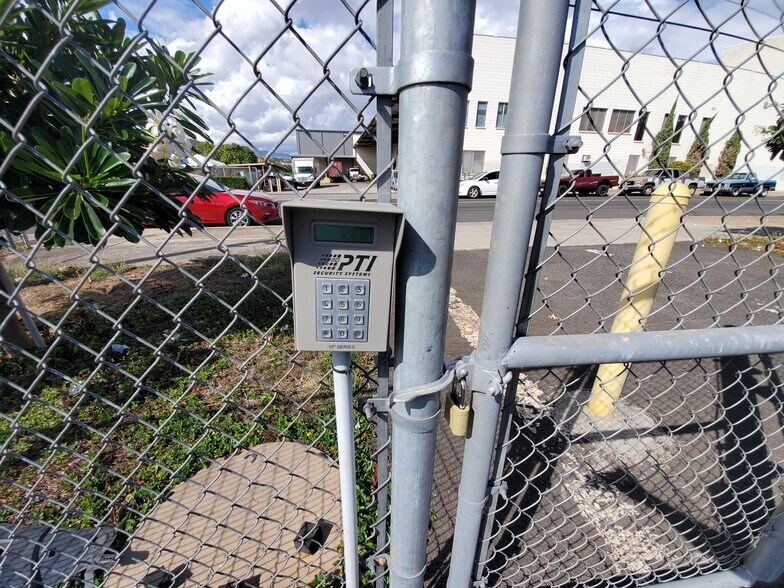 More Photos Of 94-121 Leokane St, Waipahu Land For Lease