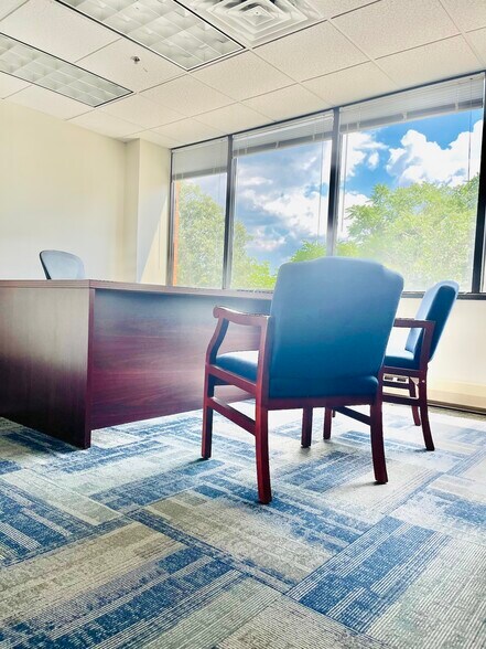 More Photos Of 619 Enterprise Dr, Oak Brook Medical For Lease