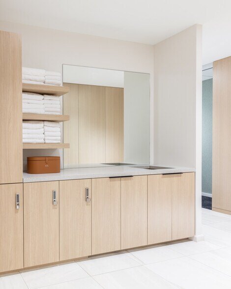 More Photos Of 540 Madison Ave, New York Office For Lease