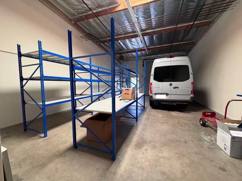 More Photos Of 555 W Lambert Rd, Brea Warehouse For Lease