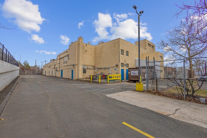 More Photos Of 724 Grand Ave, New Haven Warehouse For Sale