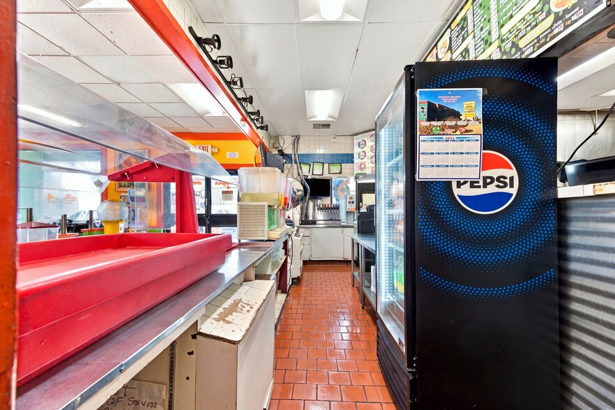 More Photos Of 5033 N 67th Ave, Glendale Fast Food For Sale