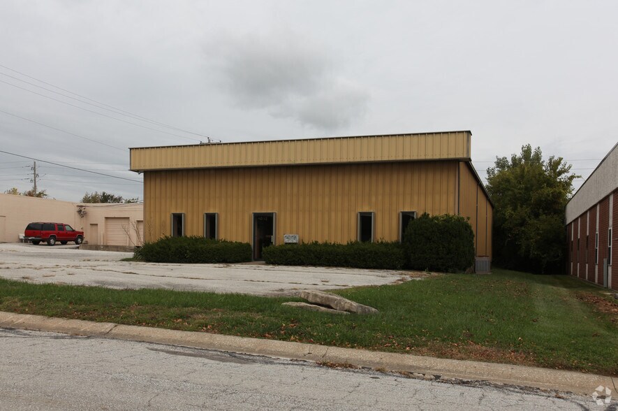 More Photos Of 4002 E 137th Ter, Grandview Warehouse For Sale