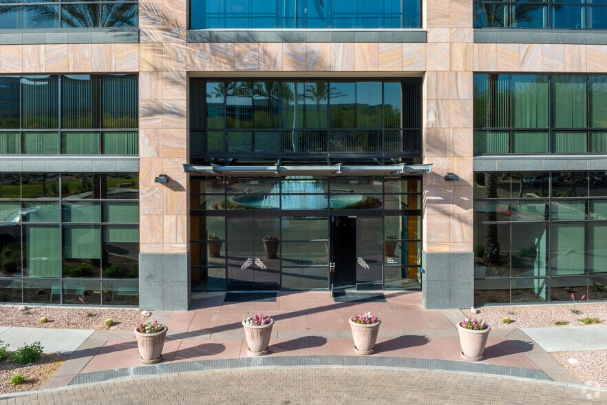 More Photos Of 16100 N 71st St, Scottsdale Office For Sale