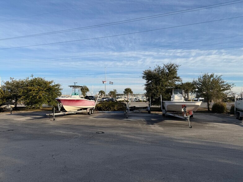 More Photos Of 100 Cedar St, Beaufort Freestanding For Sale