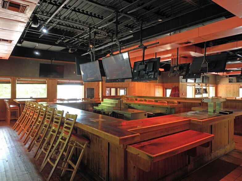 More Photos Of 5195 Fernandina Rd, Harbison Restaurant For Sale