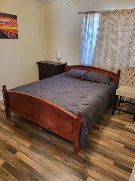 More Photos Of 7684 Oakwood Ave, Hesperia Healthcare For Sale