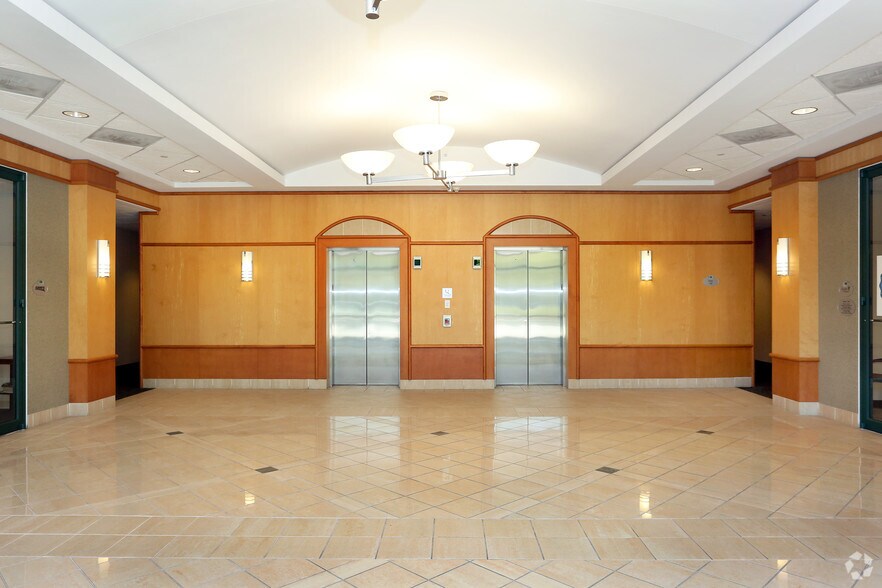 More Photos Of 380 Park Place Blvd, Clearwater Office For Lease