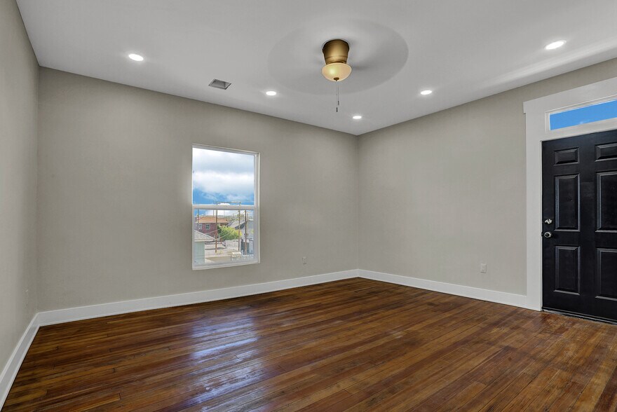 More Photos Of 1710 Montana Ave, El Paso Office For Sale