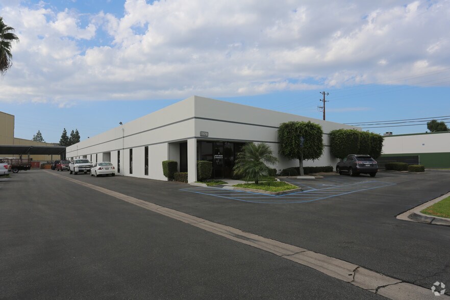 More Photos Of 1178 N Grove St, Anaheim Manufacturing For Lease