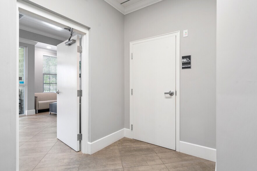 More Photos Of 2651 20th St, Vero Beach Medical For Sale