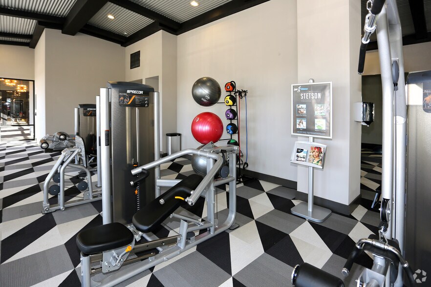 More Photos Of 7350 E Stetson Dr, Scottsdale Apartments For Lease