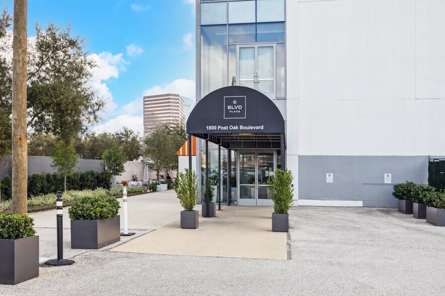 More Photos Of 1800 Post Oak Blvd, Houston Office For Lease