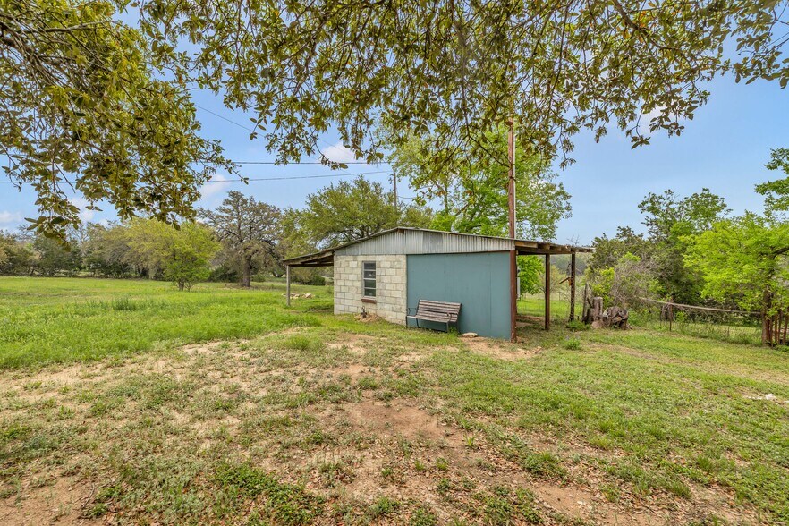 More Photos Of 123 Rocky Rd, Hye Storefront Retail Residential For Sale